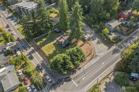 14814 Manor Way, Lynnwood, WA 98087