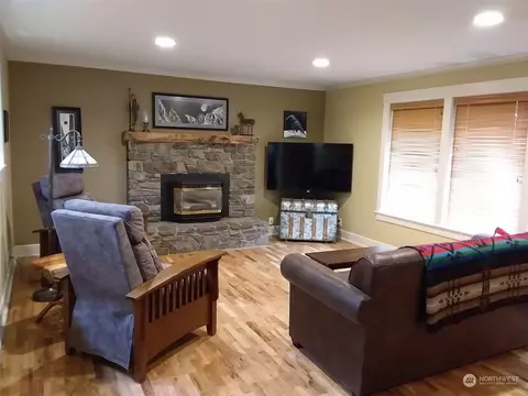 1108 Loraine St, Enumclaw, WA 98022 photo 4