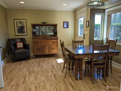 1108 Loraine St, Enumclaw, WA 98022 photo 3