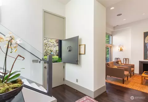4237 E Lee St, Seattle, WA 98112 photo 4