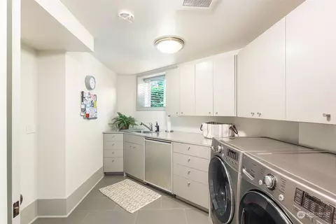4237 E Lee St, Seattle, WA 98112 photo 25