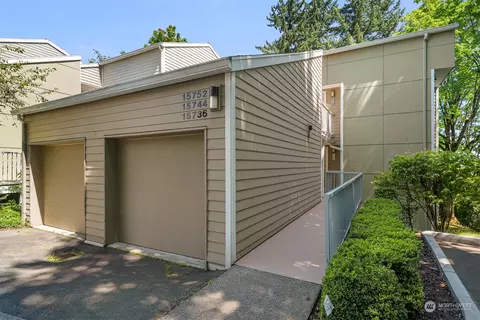 15744 NE 70th Ct, Redmond, WA 98052
