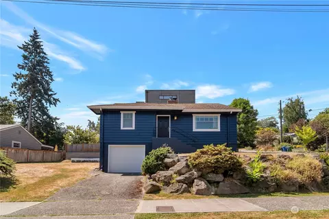 5555 39th Ave NE, Seattle, WA 98105