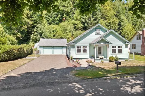 170 N Finch Creek Rd, Hoodsport, WA 98548