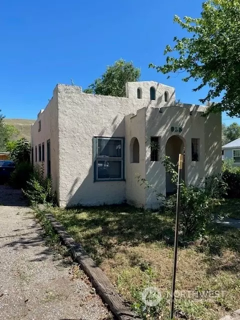 935 1st Ave S, Okanogan, WA 98840