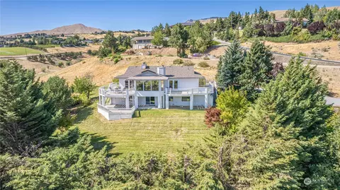 27 Knowles Heights Ln, Wenatchee, WA 98801
