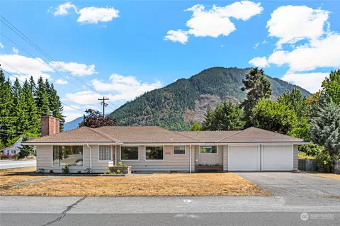 1020 Madison Ave, Darrington, WA 98241