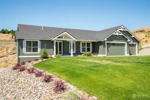 247 Burch Hollow Ln, Wenatchee, WA 98801