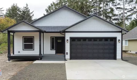 447 Lotloh Ave SE, Ocean Shores, WA 98569