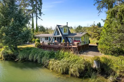 2004 Haek Ln, Aberdeen, WA 98520