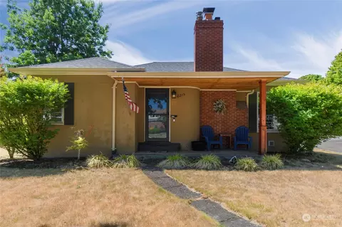 2215 Olympia Way, Longview, WA 98632