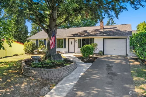 515 Montgomery St, Steilacoom, WA 98388