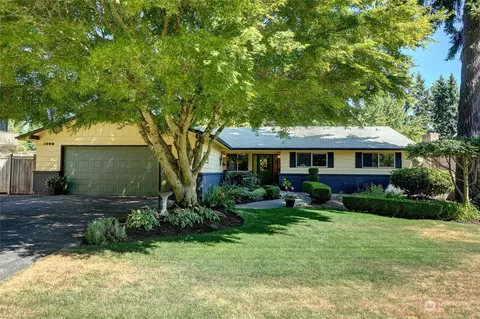 1202 W Mount Dr, Fircrest, WA 98466