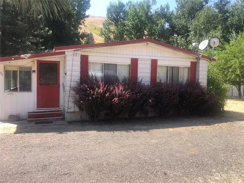 106 Spring Ln, Pomeroy, WA 99347