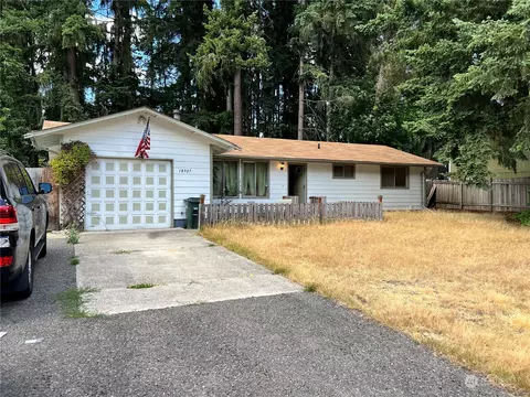 18907 59th St E, Lake Tapps, WA 98391