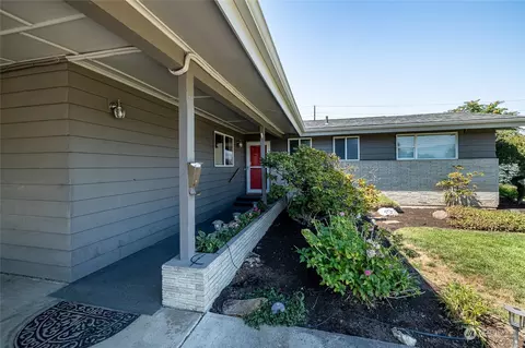 1002 Wedgewood Ave, Wenatchee, WA 98801