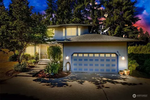 215 SE 173rd Pl, Bothell, WA 98012