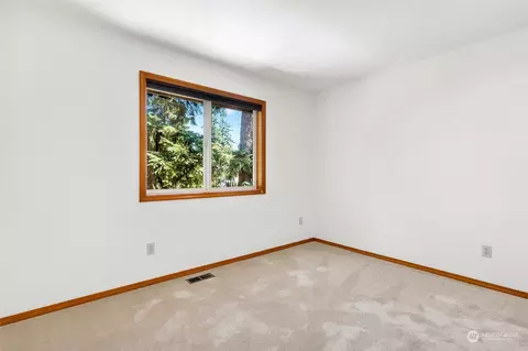 215 SE 173rd Pl, Bothell, WA 98012 photo 25