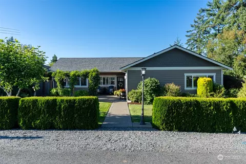 517 Wana Wana Pl NE, Tacoma, WA 98422