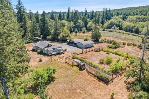 5051 E Grapeview Loop Rd, Allyn, WA 98524