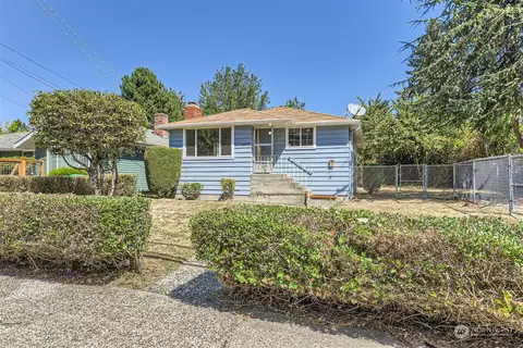 4424 S Holly St, Seattle, WA 98188