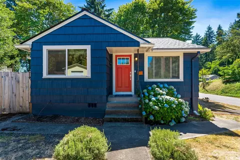 4123 NW Kennedy Dr, Bremerton, WA 98312