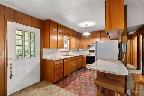 15838 Vail Loop SE, Rainier, WA 98576 photo 4