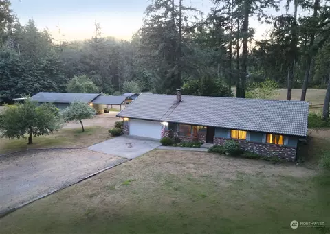 6200 Shawn Dr SW, Olympia, WA 98512