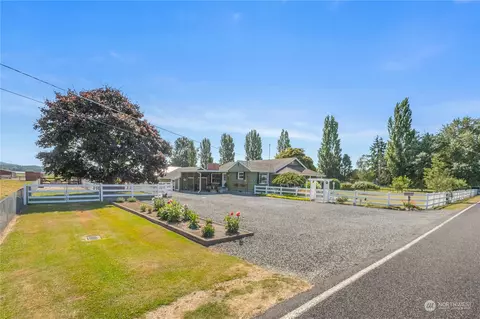 7407 Thomas Rd, Bow, WA 98232 photo 3