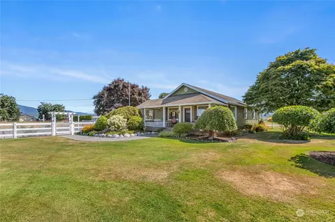 7407 Thomas Rd, Bow, WA 98232