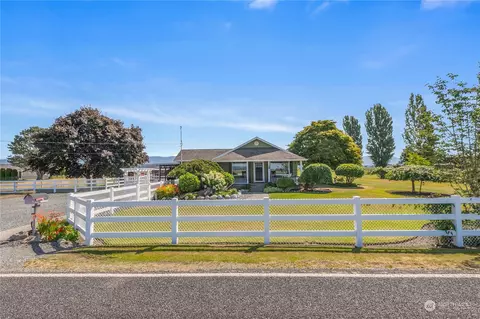 7407 Thomas Rd, Bow, WA 98232 photo 4