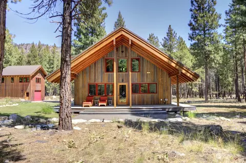 85 Lost River Rd, Mazama, WA 98833