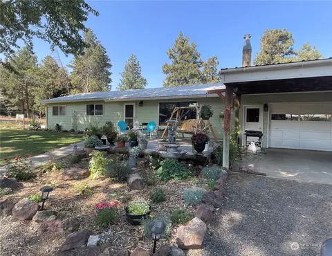 24 Fairgrounds Rd, Pomeroy, WA 99347