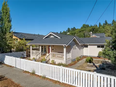 2548 57th Ave SW, Seattle, WA 98116