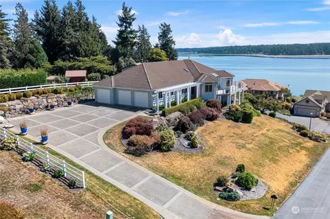 2612 NE Passage View Ln, Poulsbo, WA 98370