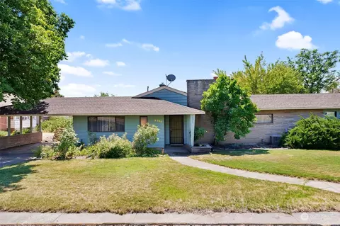 204 E 4th St, Lind, WA 99341