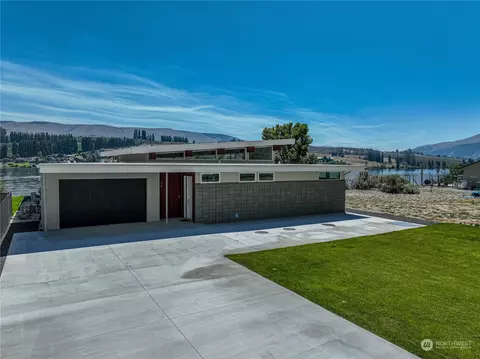 126 Coles View Ln, Chelan, WA 98816