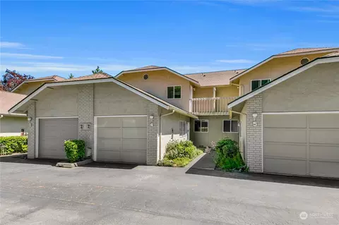 7730 196th St SW #4, Edmonds, WA 98026