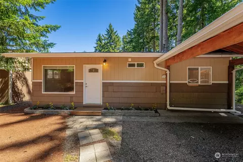 4446 Forest Dr NE, Bremerton, WA 98310