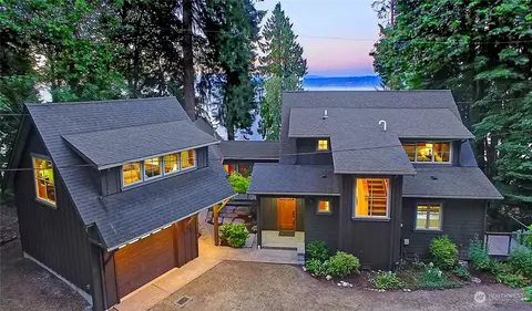 2793 Kayak View Pl, Camano Island, WA 98282