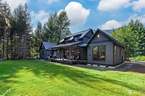 103 Eagle Peak Dr, Packwood, WA 98361