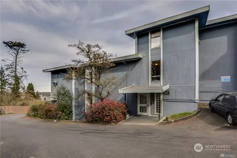 10457 Des Moines Memorial Dr S #202, Seattle, WA 98168