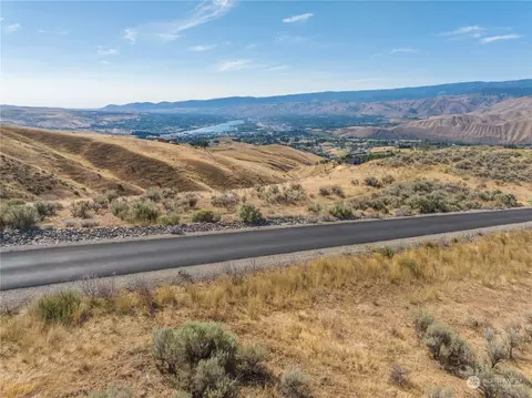 267 May Ln, Wenatchee, WA 98801