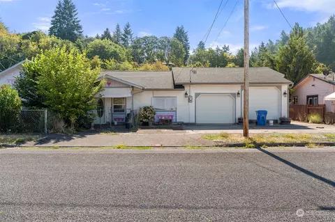 504 E Main St, Centralia, WA 98531