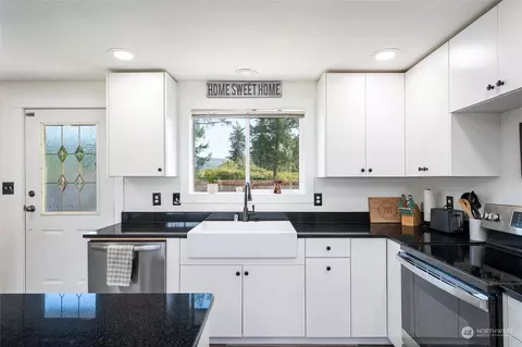 515 Third St, Sumas, WA 98295 photo 10