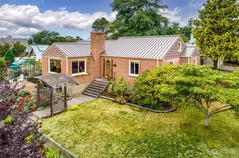 1510 Jefferson St, Port Townsend, WA 98368