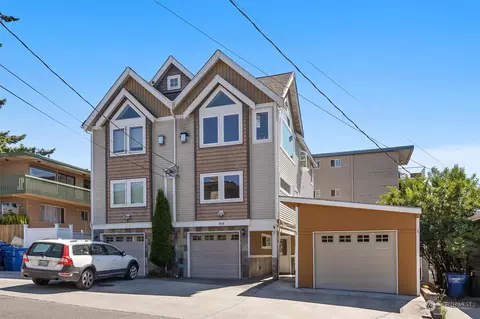 215 N 117th St, Seattle, WA 98133