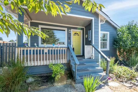 6125 Yakima, Tacoma, WA 98408