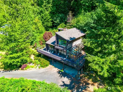 908 Chuckanut Dr, Bellingham, WA 98229