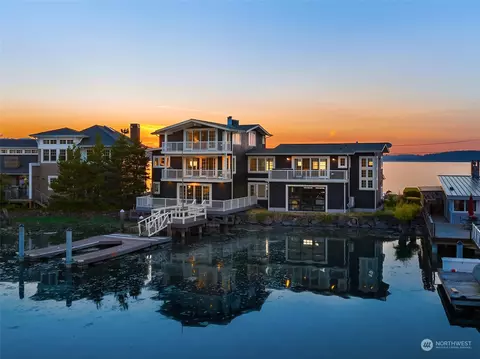 15733 Point Monroe Dr NE, Bainbridge Island, WA 98110